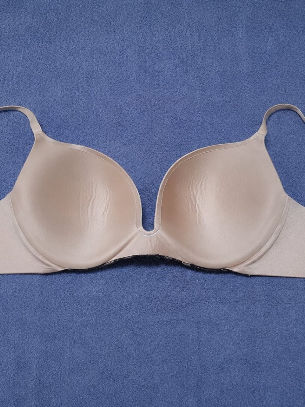 Victoria's Secret Satin Nude Push-Up Bra with Black Lace Trim 36D Good condition - Picture 3 of 5